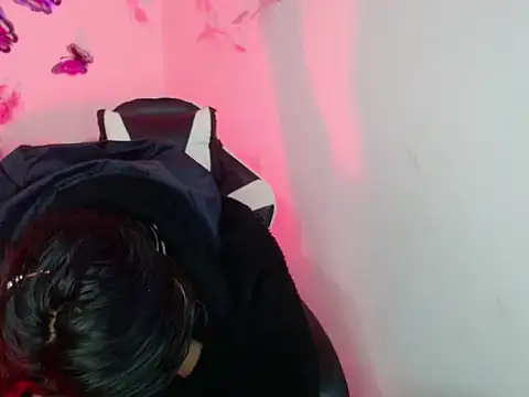 Snapshot of Samanta_777 chatting on 11-18-25, 10:20 Samanta 777 online show from 11-18-25, 10:20