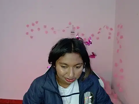 Snapshot of Samanta_777 chatting on 12-16-25, 07:52 Samanta 777 online show from 12-16-25, 07:52