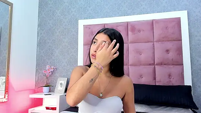 ailenaranda online show from 11-18-25, 12:31