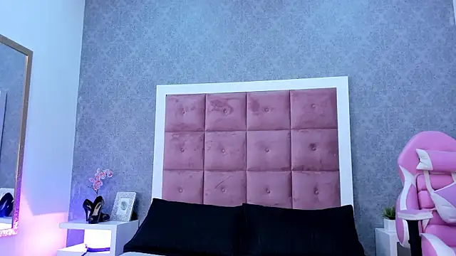 ailenaranda online show from 11-28-25, 12:30