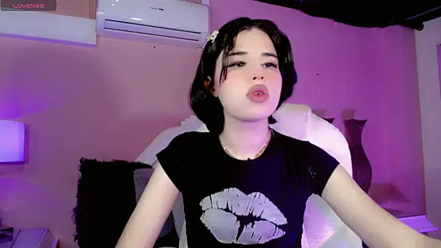 Snapshot of ClaudiaSophia chatting on 11-18-25, 11:25 ClaudiaSophia online show from 11-18-25, 11:25