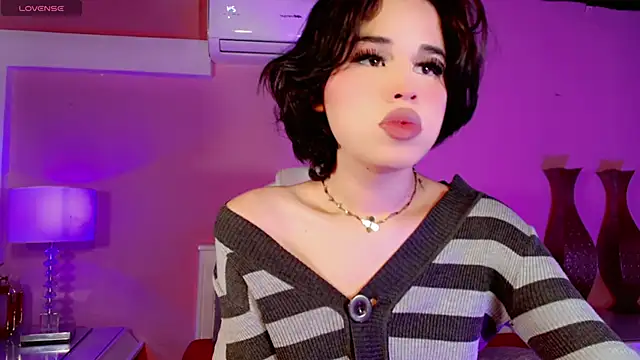 Snapshot of ClaudiaSophia chatting on 11-24-25, 11:43 ClaudiaSophia online show from 11-24-25, 11:43