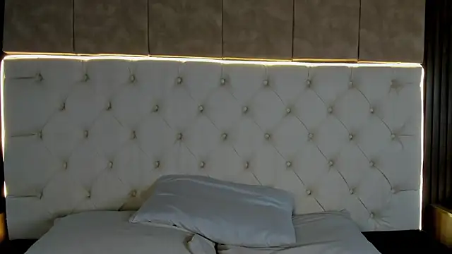 Camiila rosse online show from 12-03-25, 07:23