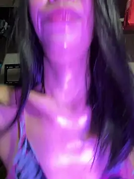 bellaUtops online show from 04-22-26, 07:26