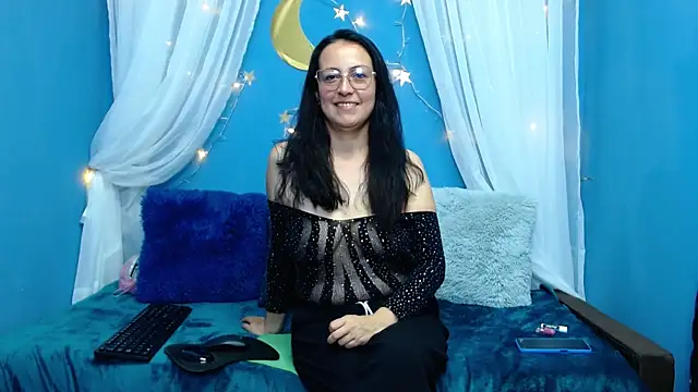 Snapshot of Lauryn_Jones chatting on 11-27-25, 03:25 Lauryn Jones online show from 11-27-25, 03:25