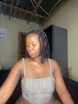 MiyaXo2 online show from 04-12-26, 06:57