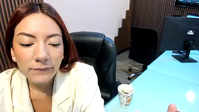 Snapshot of desk_desire chatting on 01-12-26, 12:54 desk desire online show from 01-12-26, 12:54