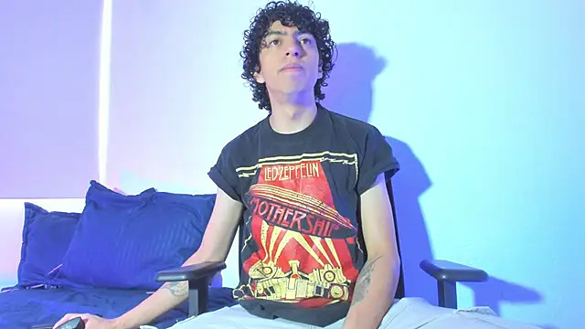 Snapshot of saint_dark chatting on 12-04-25, 01:09 saint dark online show from 12-04-25, 01:09