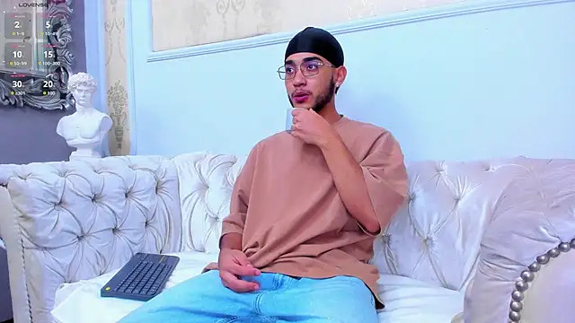 Snapshot of MatteoRicci_ chatting on 11-04-25, 07:35 MatteoRicci online show from 11-04-25, 07:35