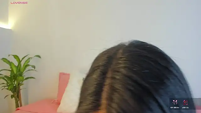 Snapshot of _Hanna_Williams_ chatting on 12-04-25, 08:50 Hanna Williams online show from 12-04-25, 08:50