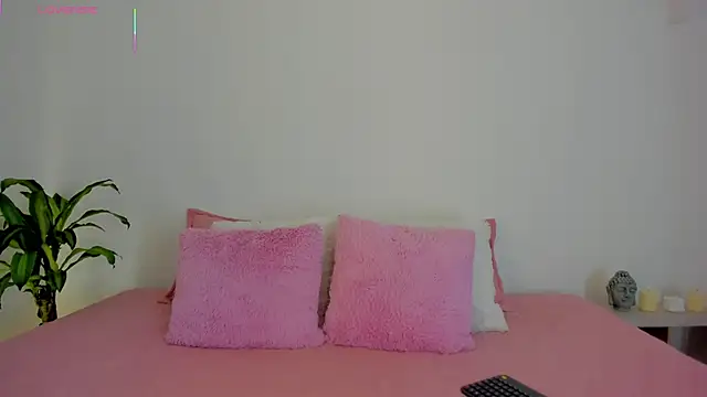 Snapshot of _Hanna_Williams_ chatting on 01-08-26, 09:17 Hanna Williams online show from 01-08-26, 09:17