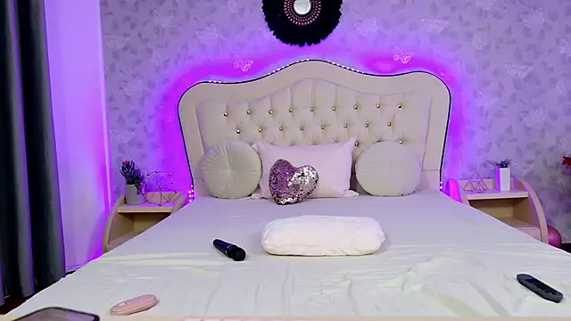 Snapshot of GracieCute chatting on 10-09-25, 03:37 GracieCute online show from 10-09-25, 03:37