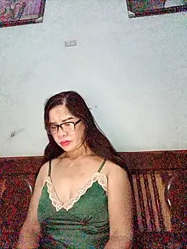 Tythy-yolee online show from 11-07-25, 06:52