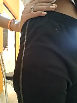 Snapshot of Hot__cute001 chatting on 11-06-25, 10:49 Hot cute001 online show from 11-06-25, 10:49