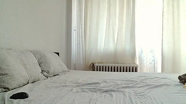 Snapshot of CharmingPearl chatting on 11-24-25, 01:22 CharmingPearl online show from 11-24-25, 01:22