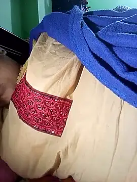 Snapshot of Tina_250 chatting on 12-15-25, 03:49 Tina 250 online show from 12-15-25, 03:49