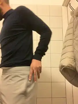 Snapshot of Hiddencore69 chatting on 11-05-25, 09:31 Hiddencore69 online show from 11-05-25, 09:31