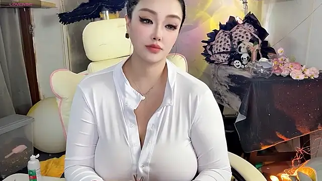 Snapshot of Yahoo-666 chatting on 11-21-25, 06:06 Yahoo-666 online show from 11-21-25, 06:06