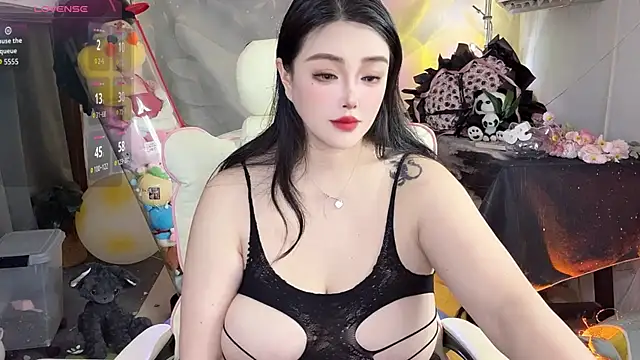 Snapshot of Yahoo-666 chatting on 11-25-25, 05:13 Yahoo-666 online show from 11-25-25, 05:13