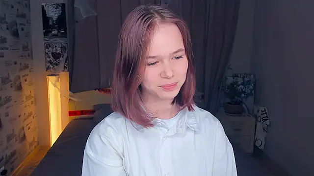 Snapshot of BlairAmmon chatting on 11-12-25, 09:53 BlairAmmon online show from 11-12-25, 09:53