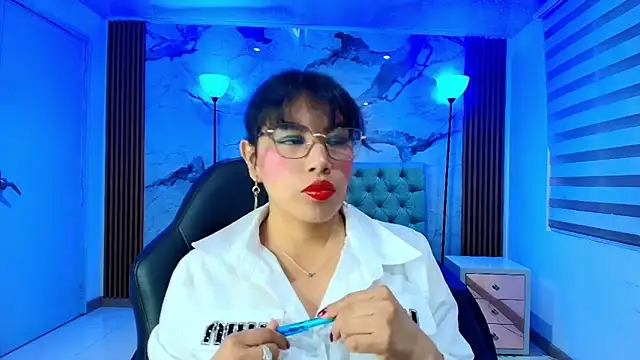 Snapshot of EsmeraldaChantre chatting on 11-19-25, 11:43 EsmeraldaChantre online show from 11-19-25, 11:43