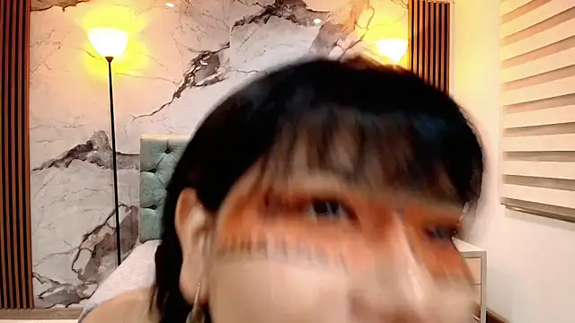 Snapshot of EsmeraldaChantre chatting on 12-02-25, 11:37 EsmeraldaChantre online show from 12-02-25, 11:37