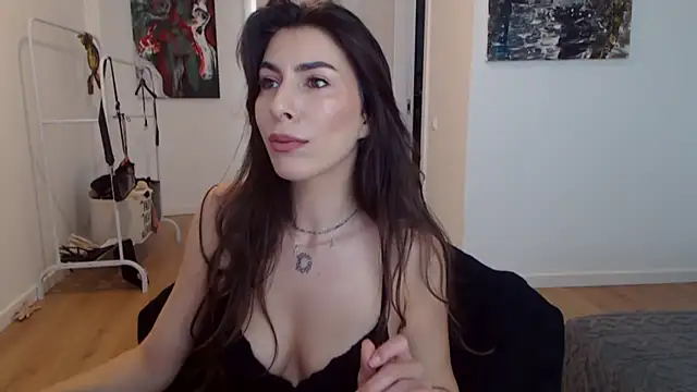 Rebecaburns online show from 04-17-26, 01:36