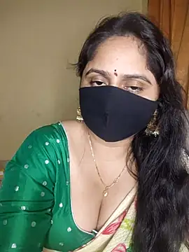 Snapshot of mouni499 chatting on 07-17-26, 02:24 mouni499 online show from 07-17-26, 02:24