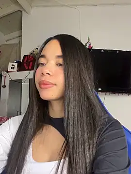 Snapshot of Milleradhara24 chatting on 12-16-25, 03:11 Milleradhara24 online show from 12-16-25, 03:11