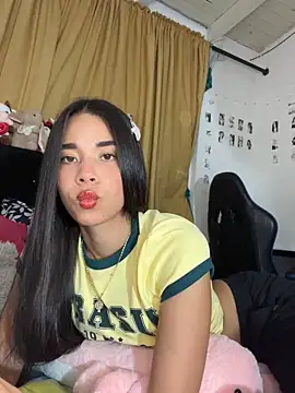 Snapshot of Milleradhara24 chatting on 06-10-26, 03:50 Milleradhara24 online show from 06-10-26, 03:50