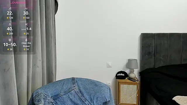 Snapshot of ScarletFlamee chatting on 11-09-25, 08:29 ScarletFlamee online show from 11-09-25, 08:29