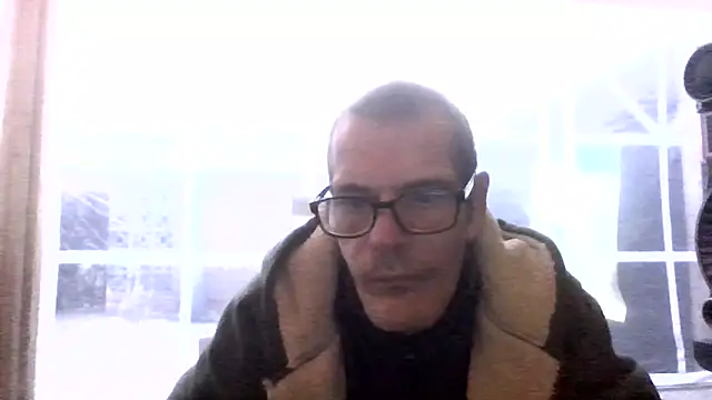 Snapshot of paulus52 chatting on 11-05-25, 06:46 paulus52 online show from 11-05-25, 06:46