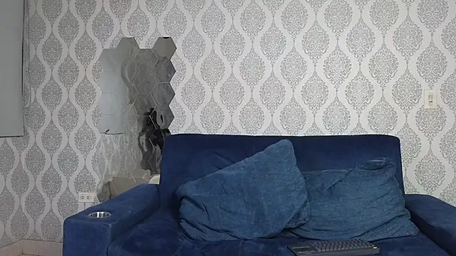 Snapshot of Boy_savoy chatting on 11-23-25, 07:41 Boy savoy online show from 11-23-25, 07:41