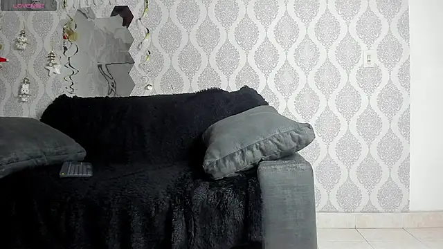 Snapshot of Boy_savoy chatting on 12-18-25, 07:25 Boy savoy online show from 12-18-25, 07:25