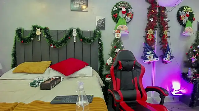 Snapshot of kendra_london chatting on 12-16-25, 11:48 kendra london online show from 12-16-25, 11:48