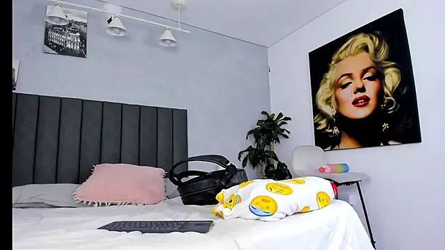 kendra london online show from 03-10-26, 11:04