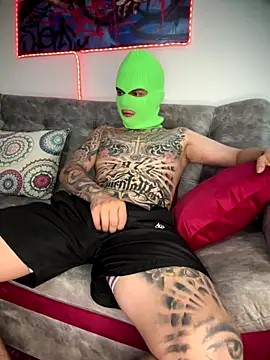 Snapshot of Nick_orion chatting on 11-11-25, 01:00 Nick orion online show from 11-11-25, 01:00