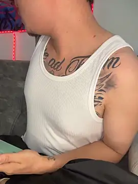 Snapshot of Nick_orion chatting on 11-21-25, 01:10 Nick orion online show from 11-21-25, 01:10