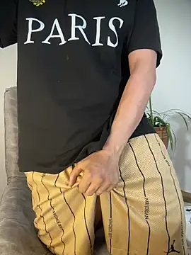 Snapshot of Nick_orion chatting on 11-22-25, 11:04 Nick orion online show from 11-22-25, 11:04