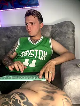 Snapshot of Nick_orion chatting on 11-26-25, 01:34 Nick orion online show from 11-26-25, 01:34