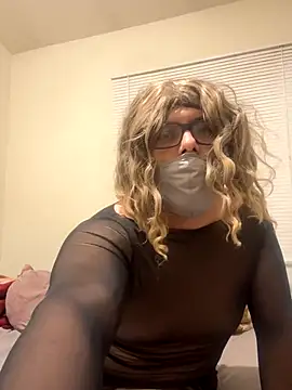 Snapshot of kittymia471 chatting on 11-02-25, 12:51 kittymia471 online show from 11-02-25, 12:51