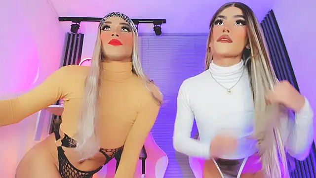 Snapshot of HallieAnnie chatting on 11-22-25, 03:05 HallieAnnie online show from 11-22-25, 03:05