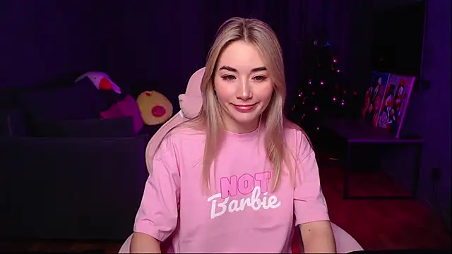 Rosie Mac online show from 12-19-25, 01:45