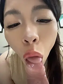 Sinicoco online show from 04-21-26, 05:25