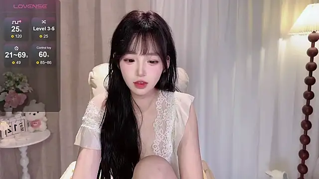 Snapshot of Yaiyigirl chatting on 05-16-26, 03:22 Yaiyigirl online show from 05-16-26, 03:22