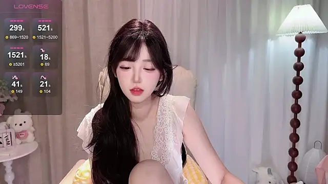 Snapshot of Yaiyigirl chatting on 05-30-26, 04:04 Yaiyigirl online show from 05-30-26, 04:04