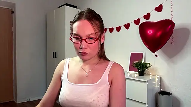 Snapshot of Kalli_ly chatting on 02-10-26, 02:10 Kalli ly online show from 02-10-26, 02:10