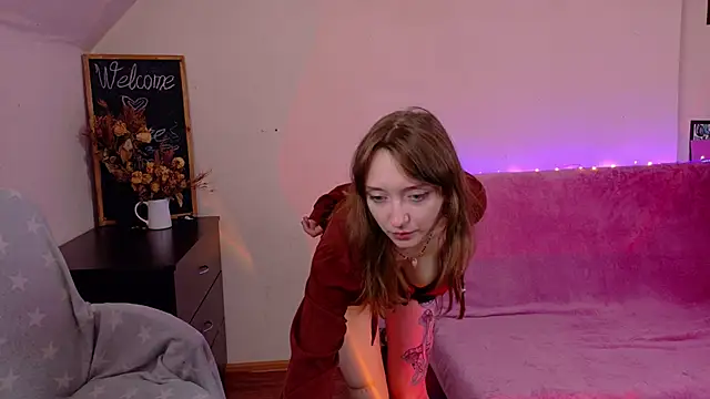 Snapshot of TinyMuse_ chatting on 11-09-25, 09:40 TinyMuse online show from 11-09-25, 09:40