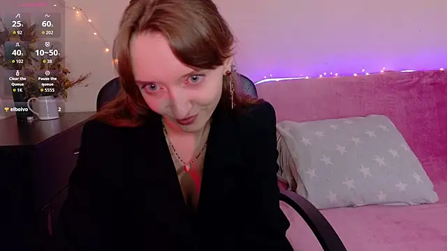 TinyMuse  online show from 11-18-25, 06:23