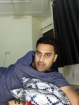 Snapshot of ITZ_GURU chatting on 11-20-25, 08:36 ITZ GURU online show from 11-20-25, 08:36